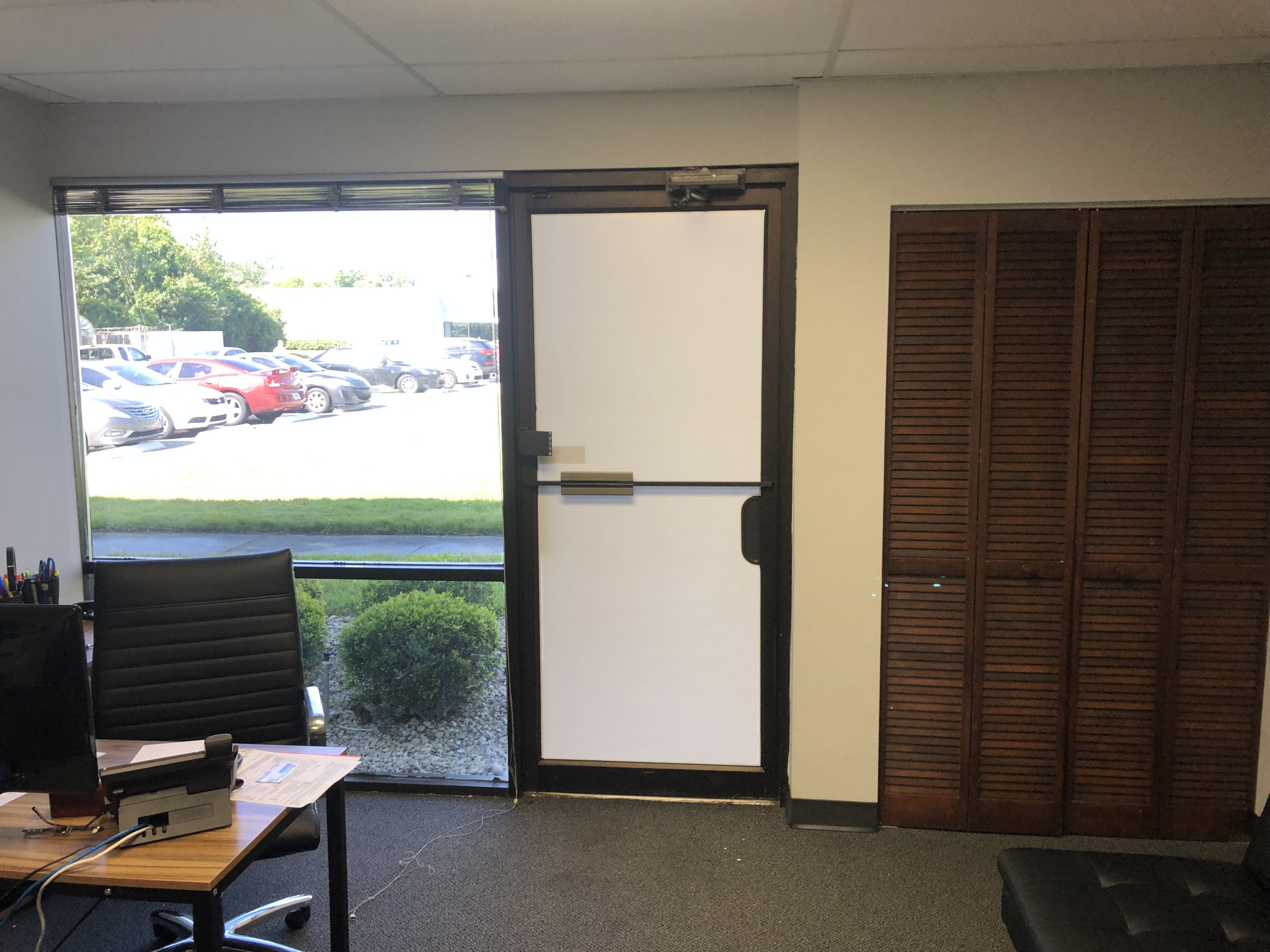 White Privacy Window Film Tint for Commercial Business in Orlando, FL Ultimate Window Tinting
